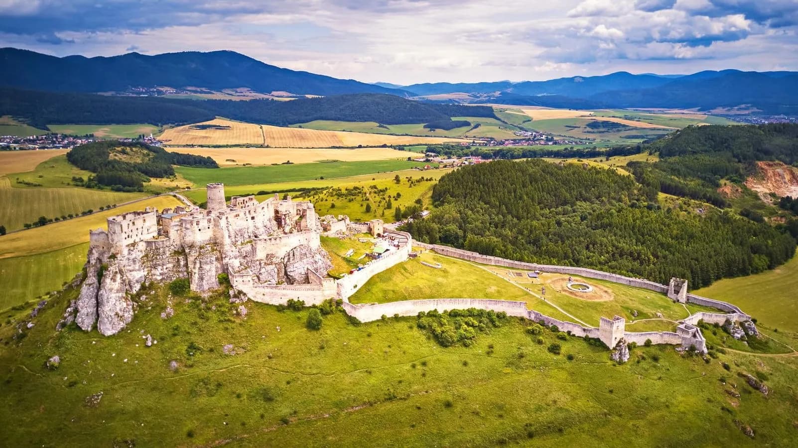 uploads 2020 07 Zipser Burg 1